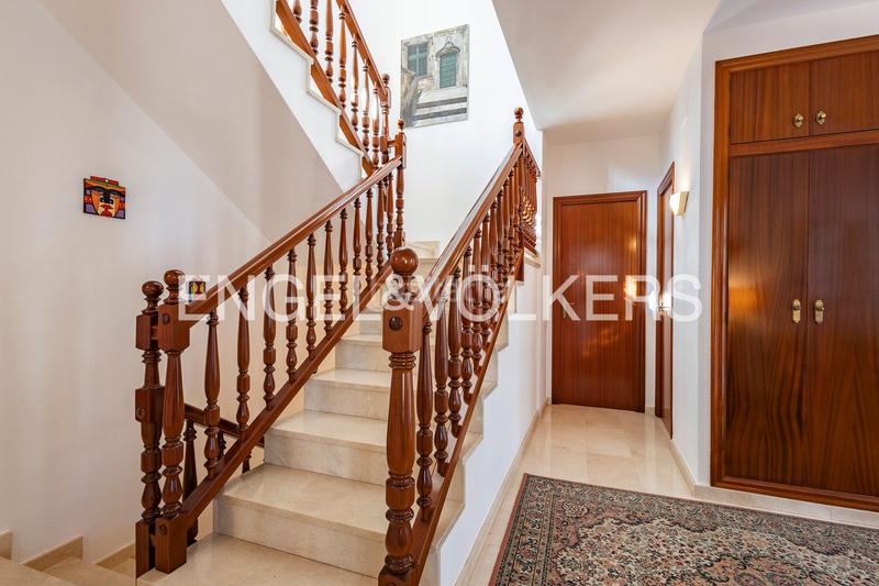 Foto d1c9fff2-85a8-4f1c-b450-4664a8079ee4. Casa amb calefacció aparcament piscina a Montmar Castelldefels