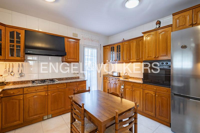 Foto e2c0c5fd-9d4f-499e-b420-c1a1700bdf7d. Casa amb calefacció aparcament piscina a Montmar Castelldefels