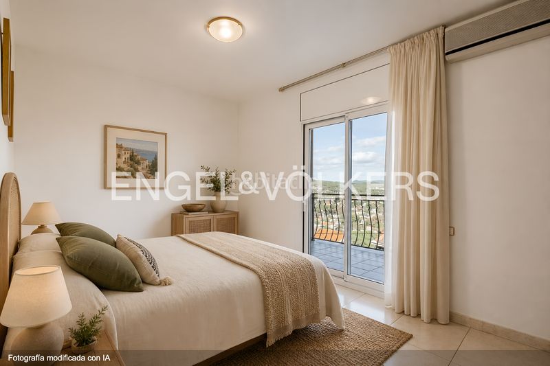 Foto f3f5ef79-b042-4c12-8e3c-f5e601fa1de1. Casa amb calefacció aparcament piscina a Montmar Castelldefels