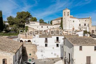 Casa a Canyelles. Masía histórica en el centro de canyelles