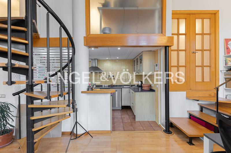 Foto 0885f6a1-6083-4718-874a-1cf9b0e2bd9b. Apartamento loft dúplex de diseño en Raval Barcelona