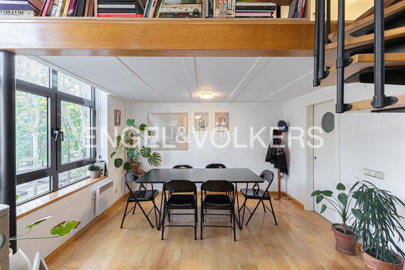 Foto 0d50f308-4510-4743-8d25-c879a07cc435. Apartamento loft dúplex de diseño en Raval Barcelona