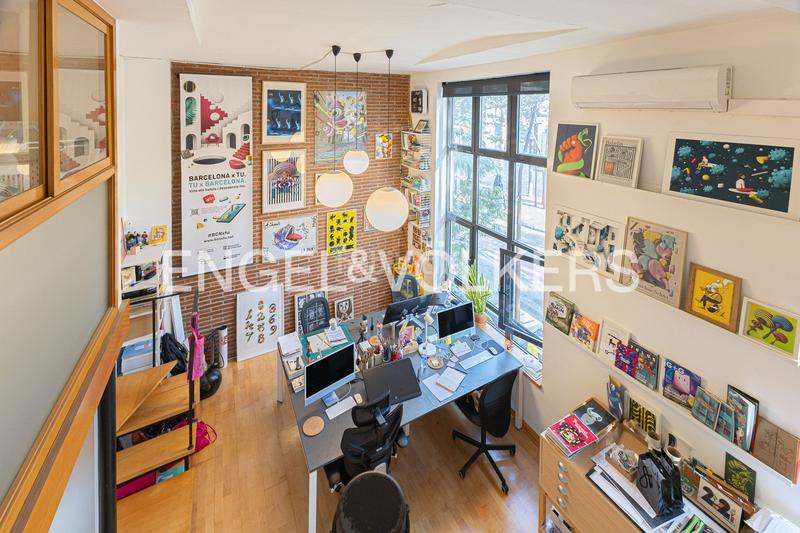 Foto c3f5238d-2954-44ea-9369-5134a3123daf. Apartamento loft dúplex de diseño en Raval Barcelona