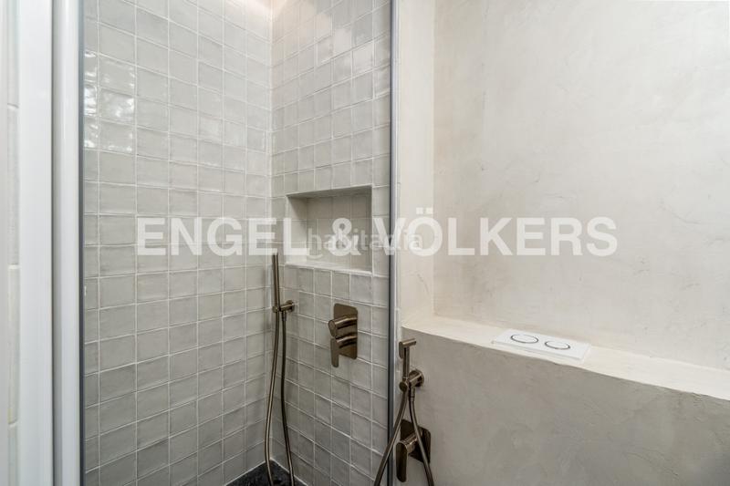 Foto 212a2683-7899-40cc-94f6-b6563f8a8f90. Alquiler apartamento piso temporal reformado en la rambla en Barcelona