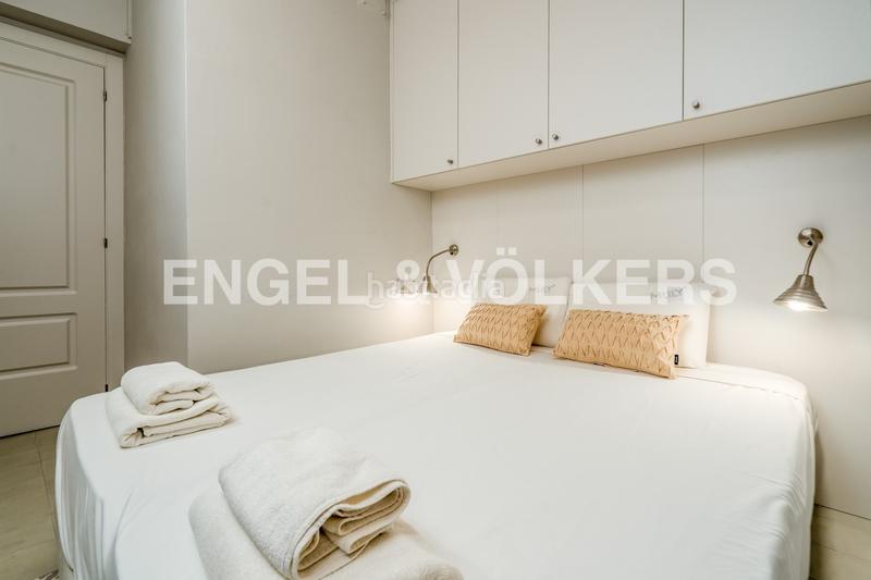 Foto b69bf869-682f-44bd-9d96-90de3bbc2aba. Alquiler apartamento piso temporal reformado en la rambla en Barcelona