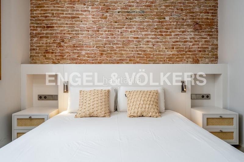 Foto fce61e09-e911-4c84-a843-4b9f8d0ccde4. Alquiler apartamento piso temporal reformado en la rambla en Barcelona