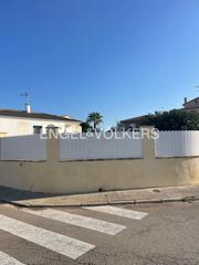 Terreny residencial a Clarà. Parcela esquinera en torredembarra