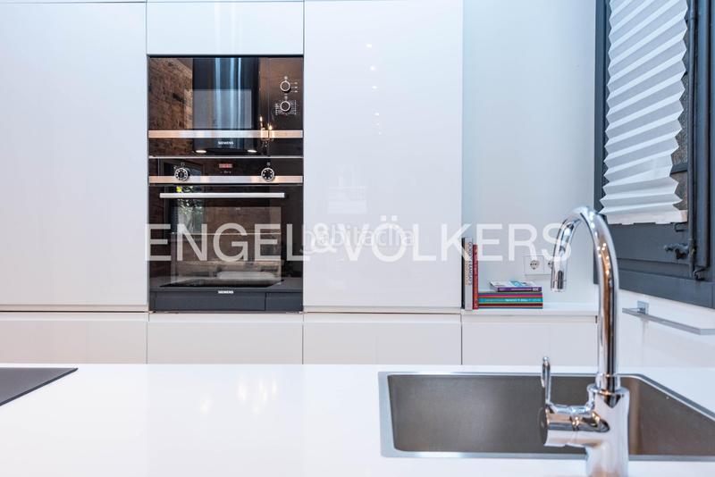 Foto 80d07315-bdb4-420b-8f36-00f18d55bd74. Alquiler apartamento fantástico piso reformado en zona francesc macià en Barcelona