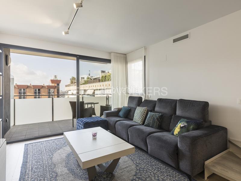 Foto 9cc83bca-6ec7-4b41-8bef-dbc24c95261d. Lloguer àtic amb calefacció aparcament a Centre Sant Just Desvern