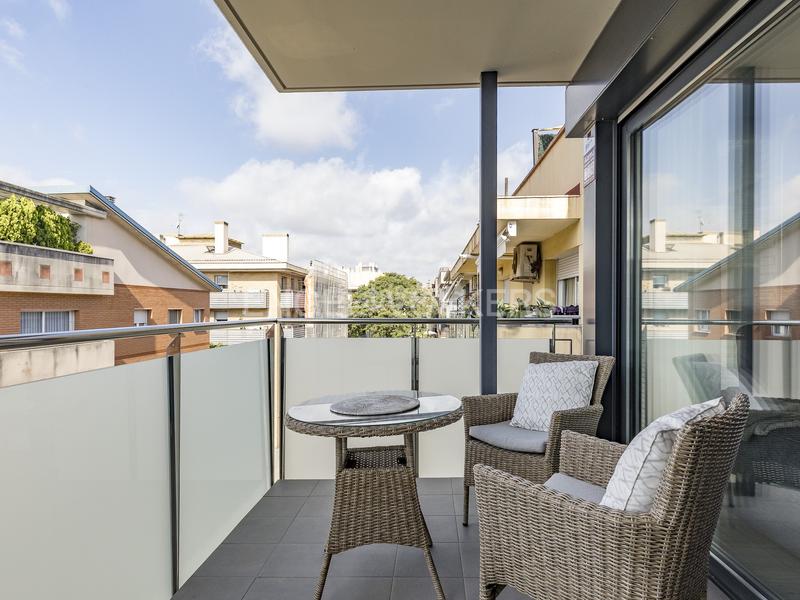 Foto 9e020fbb-7b5f-4960-b0cf-f5086f942f6d. Lloguer àtic amb calefacció aparcament a Centre Sant Just Desvern