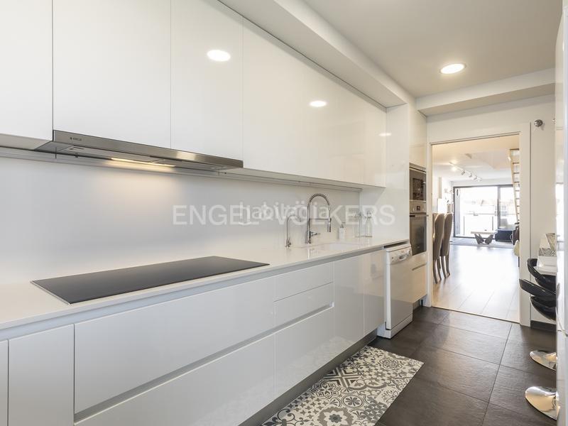 Foto a87d9a94-13a3-4f12-8b0c-d50e3a9e2629. Lloguer àtic amb calefacció aparcament a Centre Sant Just Desvern