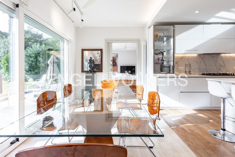 Foto 35926576-861f-4a69-8fe4-c63235cdf5c3. Casa con riscaldamento parcheggio piscina in Califòrnia-Santa Madrona Masnou (El)