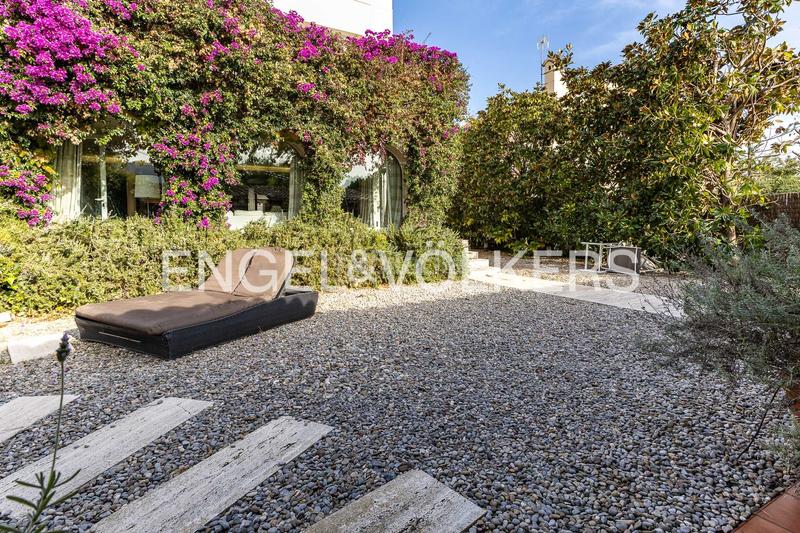 Foto 702b786e-1726-4721-a163-b26c1203b0f4. Casa con riscaldamento parcheggio piscina in Califòrnia-Santa Madrona Masnou (El)