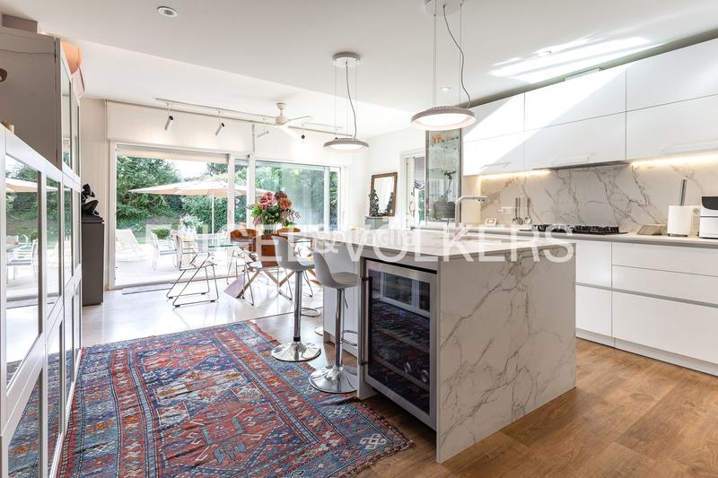 Foto 7e8946f2-6753-4d66-a880-a9babbb03136. Casa con riscaldamento parcheggio piscina in Califòrnia-Santa Madrona Masnou (El)