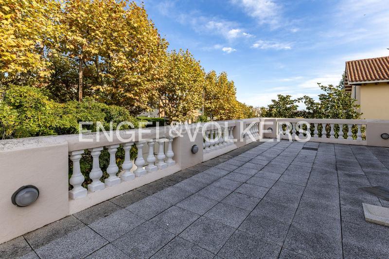 Foto ab0175e9-d5dd-46ee-a886-fccea0bcb318. Casa con riscaldamento parcheggio piscina in Califòrnia-Santa Madrona Masnou (El)