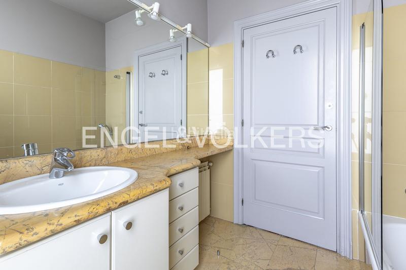 Foto c1ae45fb-3697-42de-9d0a-ec416ab1390c. Casa con riscaldamento parcheggio piscina in Califòrnia-Santa Madrona Masnou (El)