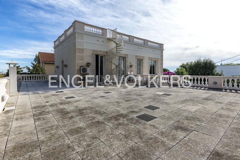 Foto cb6c6274-af80-4a46-9dfb-30fb15fd7e61. Casa con riscaldamento parcheggio piscina in Califòrnia-Santa Madrona Masnou (El)