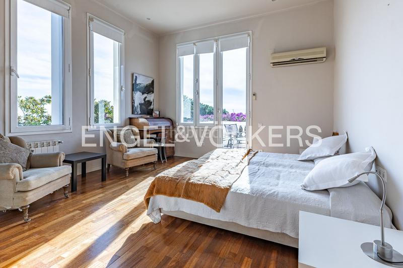 Foto cfe2d6f9-1cf9-48de-8f7f-311094c58229. Casa con riscaldamento parcheggio piscina in Califòrnia-Santa Madrona Masnou (El)