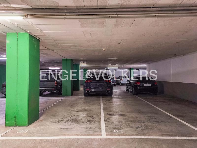 Foto da51f6ee-8b82-420e-a94e-657580f1234c. Affitto attico con riscaldamento parcheggio in Tres Torres Barcelona