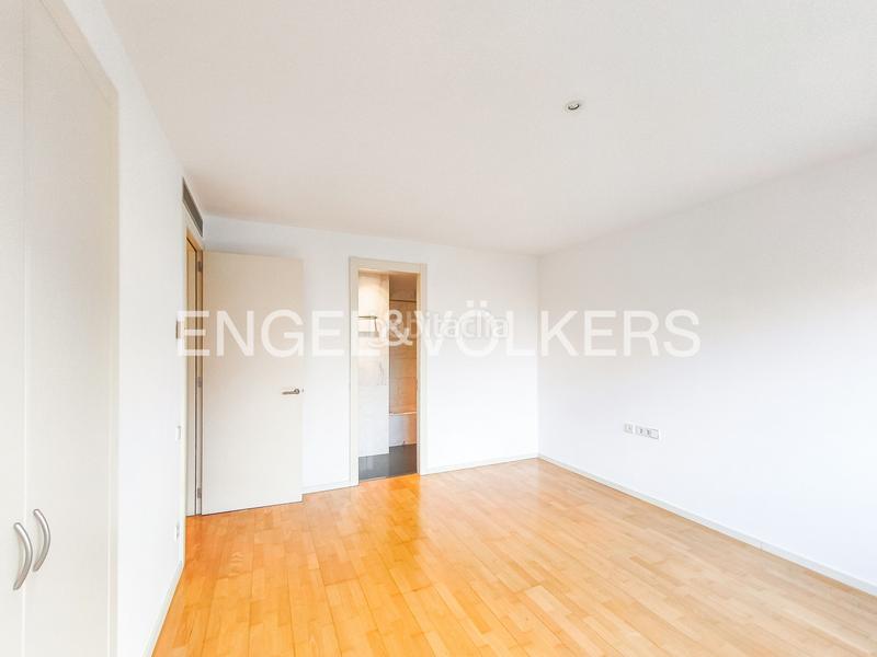 Foto 776830b5-0e4b-41ea-9377-4520a1e625b3. Alquiler ático exclusiva vivienda de cinco dormitorios en can rabia en Barcelona