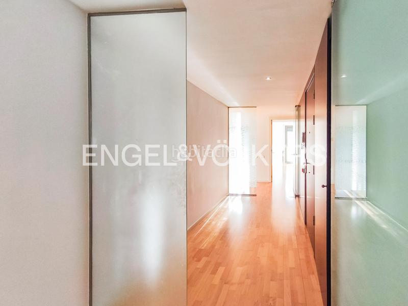 Foto 8070de47-18d0-48a9-b8a3-1288e38251f7. Alquiler ático exclusiva vivienda de cinco dormitorios en can rabia en Barcelona