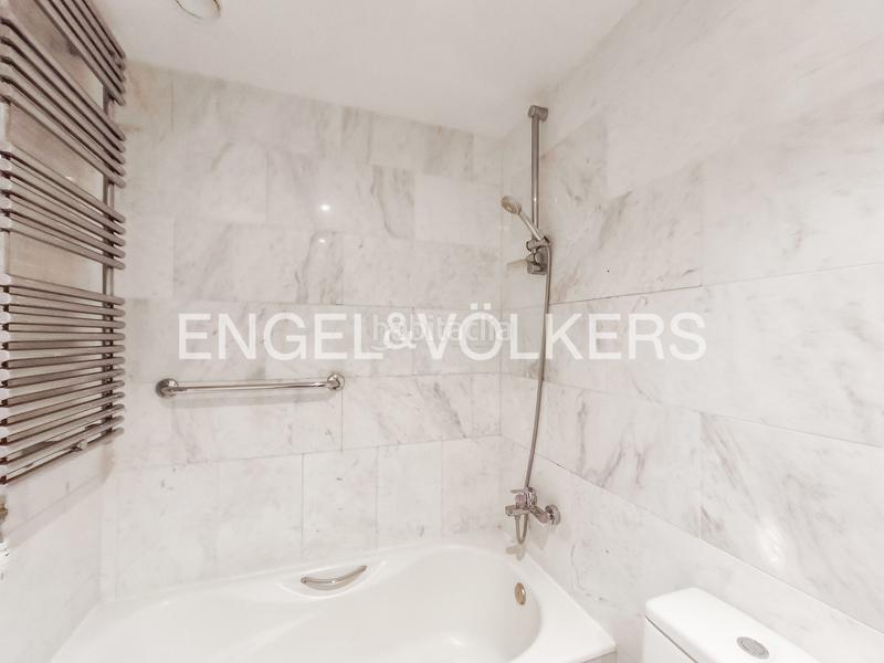 Foto 8c764011-30ae-48e5-ad23-b31ddd705fb0. Alquiler ático exclusiva vivienda de cinco dormitorios en can rabia en Barcelona