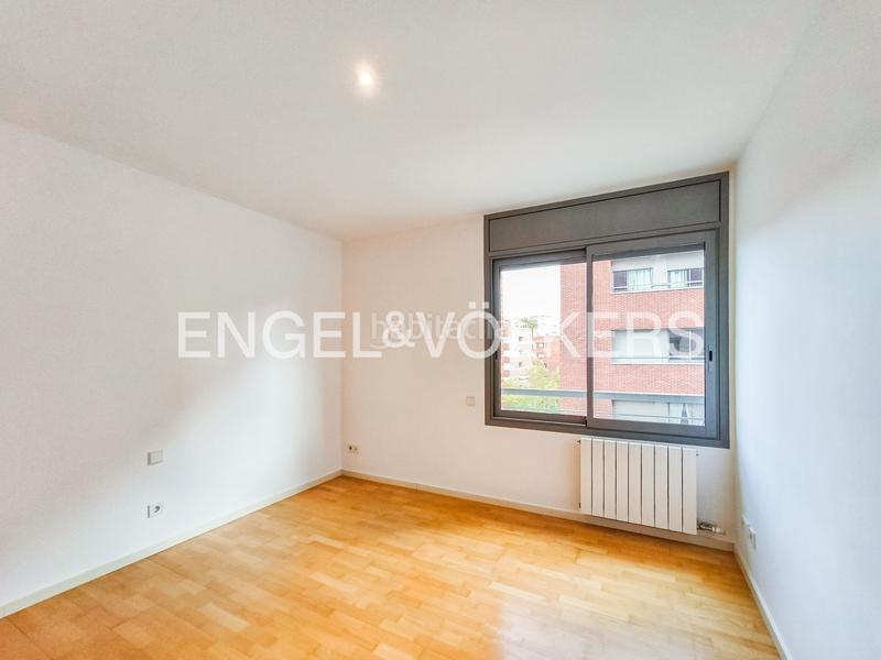 Foto 922a41f0-104d-46bd-a413-7188e098576d. Alquiler ático exclusiva vivienda de cinco dormitorios en can rabia en Barcelona