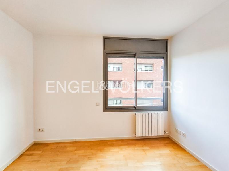 Foto aaff044c-8194-4d29-b97a-6ebcf232b4cf. Alquiler ático exclusiva vivienda de cinco dormitorios en can rabia en Barcelona