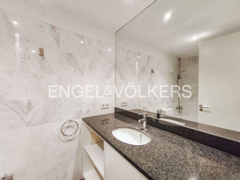 Foto a80ec2d6-3fc2-4eea-8416-856137cefe14. Rent penthouse with heating parking in Tres Torres Barcelona