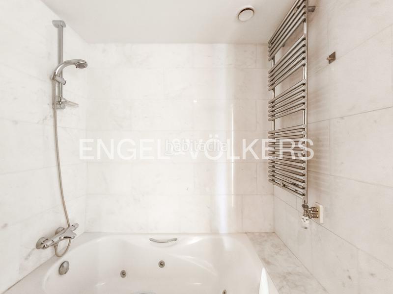 Foto bf3c34f5-8fce-430a-bb7a-6cc11cc17be0. Rent penthouse with heating parking in Tres Torres Barcelona