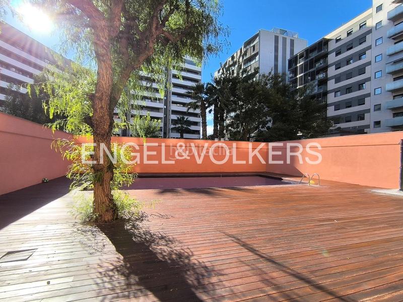 Foto bd4fabee-e96b-477a-9698-5f27120ea629. Alquiler apartamento piso temporal en poblenou con piscina en Barcelona