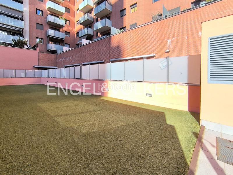 Foto 1961e850-74a5-458b-8460-cdb8608238af. Lloguer apartament amb calefacció piscina a Provençals del Poblenou Barcelona