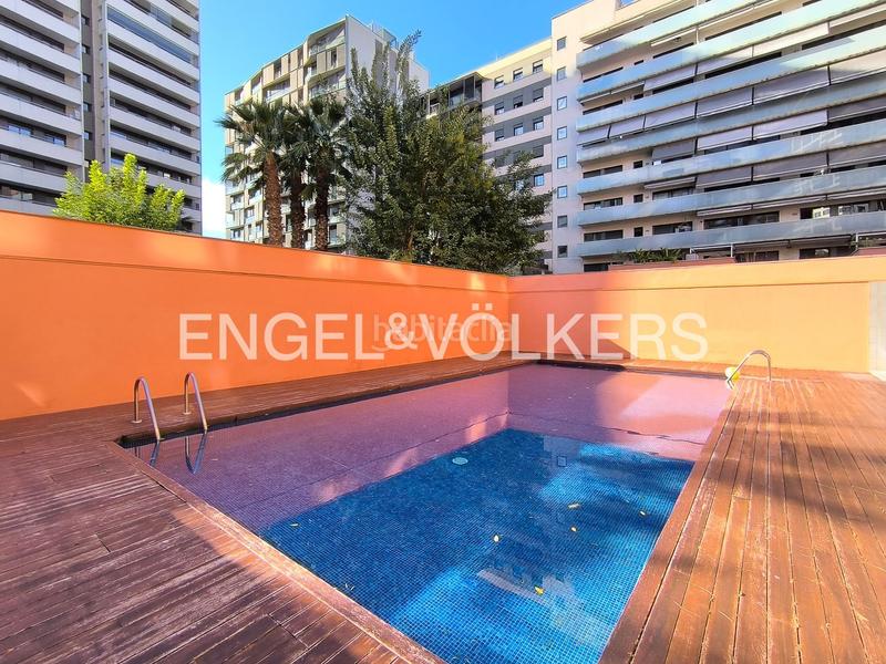 Foto 4e197041-10d3-4661-9613-f58a2a5b695d. Lloguer apartament amb calefacció piscina a Provençals del Poblenou Barcelona
