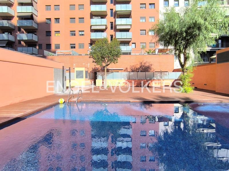 Foto 5a04d283-fef6-4fc7-b4a9-cc17a4269528. Miete appartement mit heizung pool in Provençals del Poblenou Barcelona