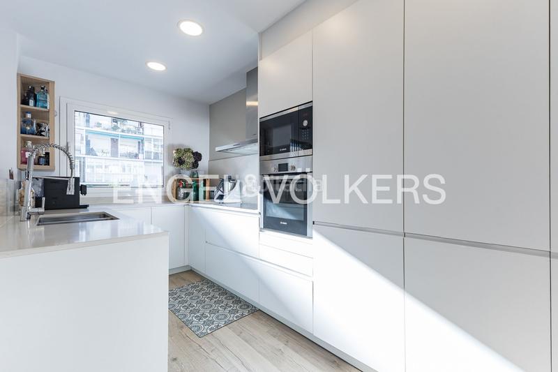 Foto b8383774-f190-4b4d-9d15-8fde9e3bb14b. Apartament amb calefacció a Barri de les Corts Barcelona