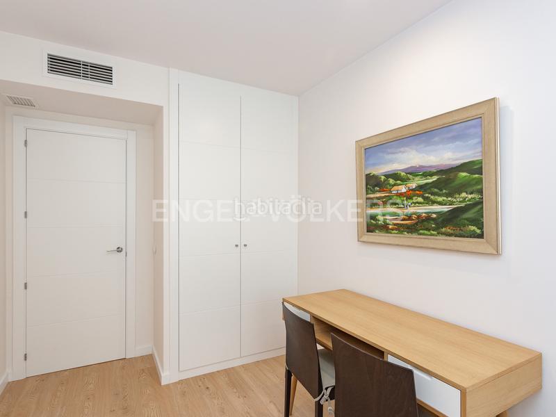 Foto 48f377c0-dae7-44ce-8851-1083f0fe3d9b. Lloguer apartament amb calefacció aparcament piscina a Esplugues de Llobregat
