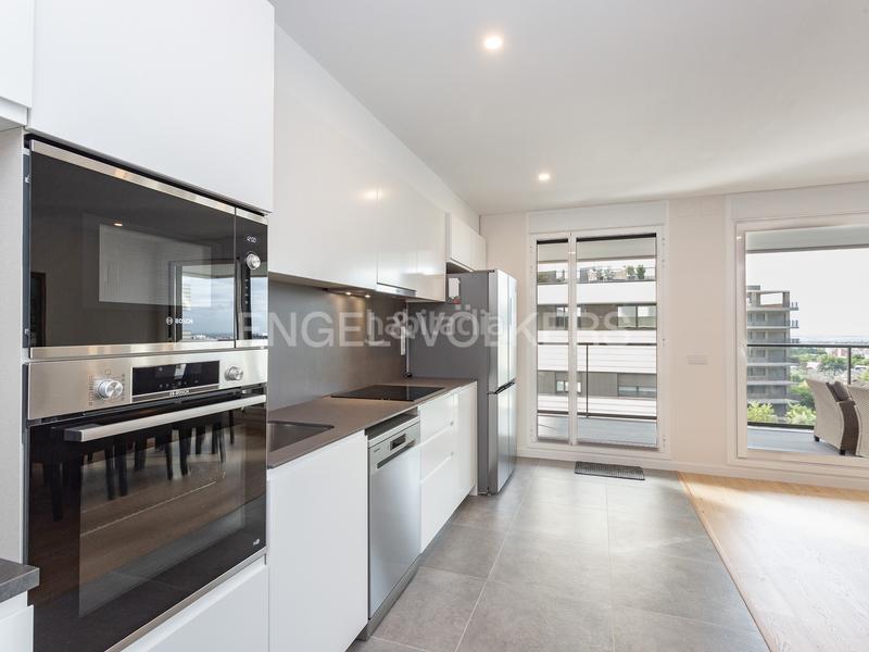 Foto 6a6e2da7-855a-4df0-bce2-f086dbae56ee. Lloguer apartament amb calefacció aparcament piscina a Esplugues de Llobregat