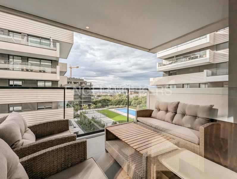 Foto 79a668a3-f6d8-4907-8e98-4bff916ab643. Lloguer apartament amb calefacció aparcament piscina a Esplugues de Llobregat