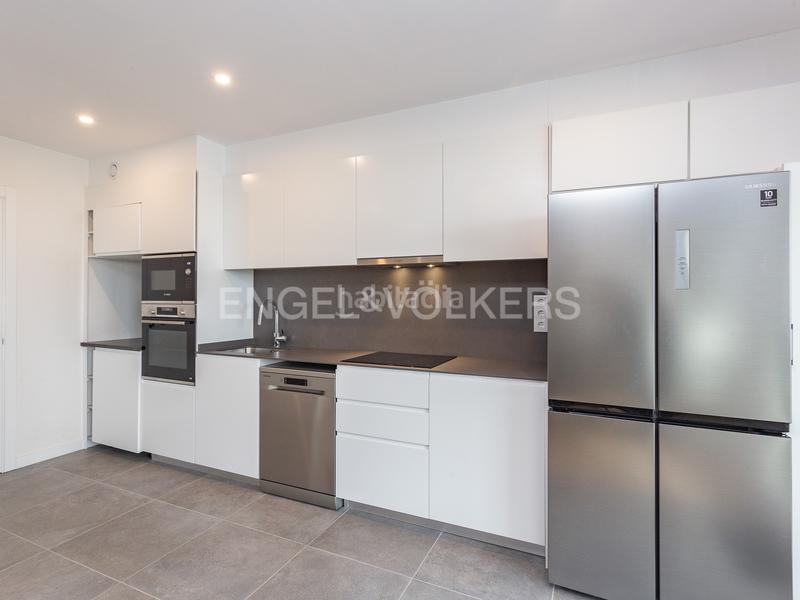 Foto a0371002-930a-4b49-a225-5ca8c7e61c1c. Lloguer apartament amb calefacció aparcament piscina a Esplugues de Llobregat