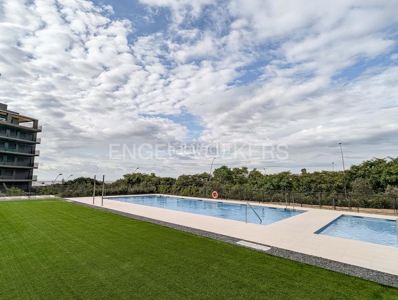 Foto b4c961c1-53b5-49e1-9475-1eb955324d40. Lloguer apartament amb calefacció aparcament piscina a Esplugues de Llobregat