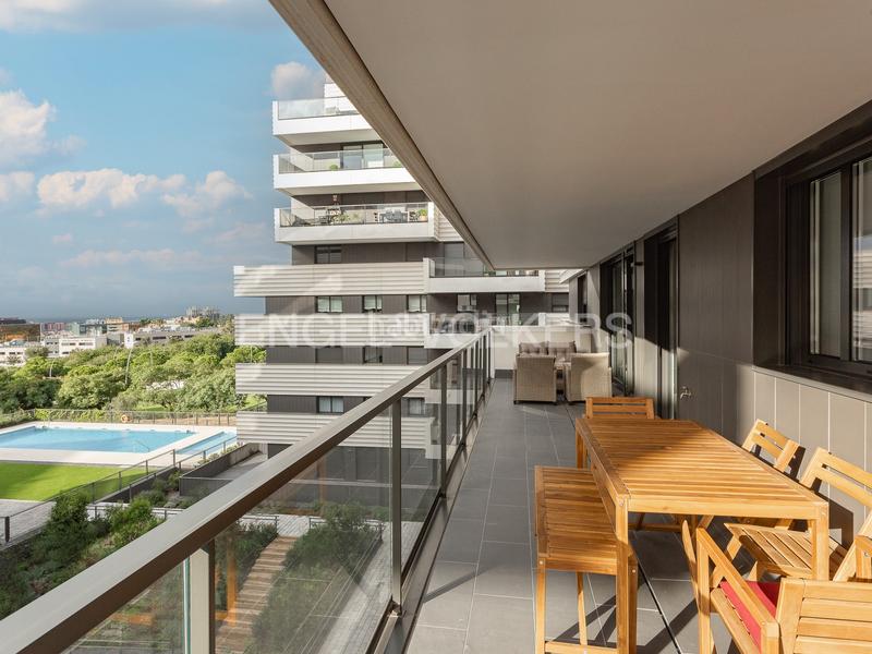 Foto c39595cf-6dc5-416e-b69d-776fb606d436. Lloguer apartament amb calefacció aparcament piscina a Esplugues de Llobregat