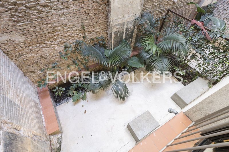 Foto 4d3ca173-209e-4b71-b70f-77fe3e2b8cc7. Dúplex amb calefacció a Sagrada Família Barcelona