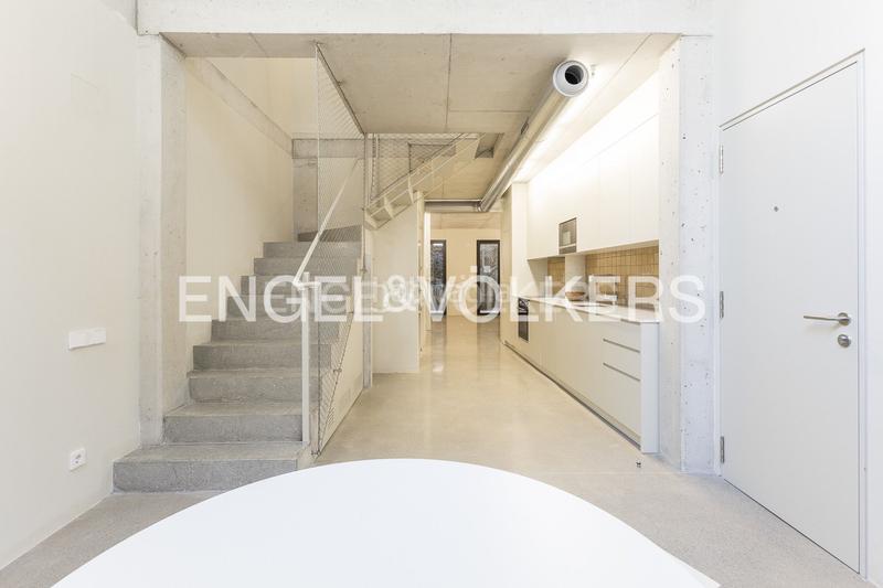 Foto 1041f49d-3779-4d9f-9e97-f6aac8708f54. Duplex con riscaldamento in Sagrada Família Barcelona