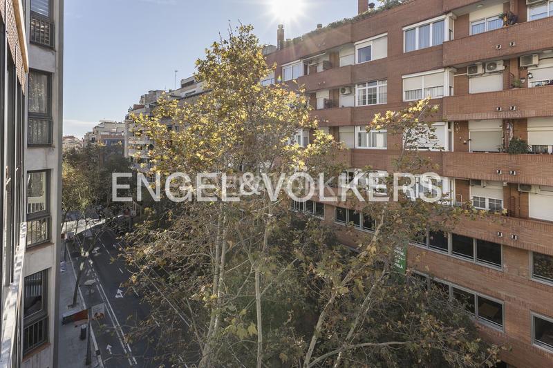 Foto db2363d0-c914-4508-b8a4-d90266d73819. Duplex con riscaldamento in Sagrada Família Barcelona