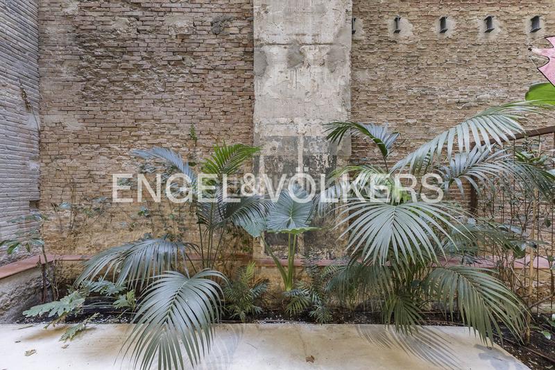 Foto ec1fc358-fe73-4bb2-b545-3617697458bc. Duplex con riscaldamento in Sagrada Família Barcelona