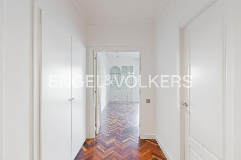 Foto 3c8a73a3-5918-450a-a18e-b8fd151ba2cd. Appartement avec chauffage dans Sants Barcelona