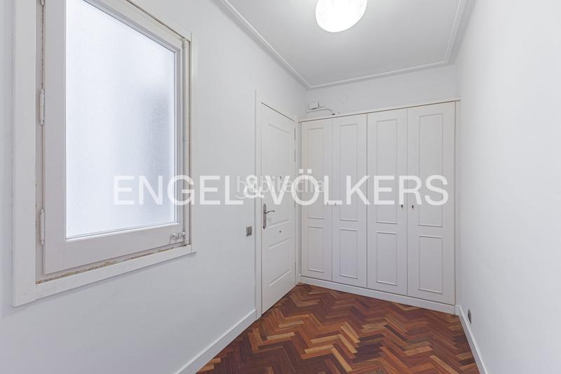 Foto f697b14e-f530-4a26-a3f6-83540bc4d263. Appartement avec chauffage dans Sants Barcelona