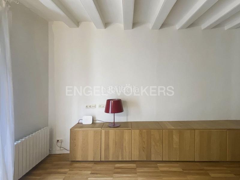 Foto 4bfbc616-45a5-49eb-8d75-b28d2b7e036d. Lloguer apartament amb calefacció a Raval Barcelona