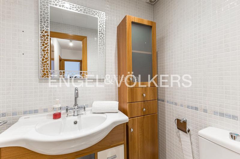 Foto 0f2f763b-ecd3-42c9-8bb8-5882a8cad337. Lloguer apartament amb calefacció aparcament piscina a Castelldefels