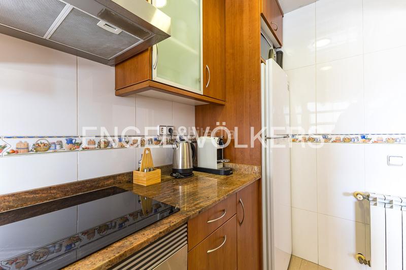 Foto 3c198aec-80f0-45b1-8891-cff82b92c7f6. Lloguer apartament amb calefacció aparcament piscina a Castelldefels